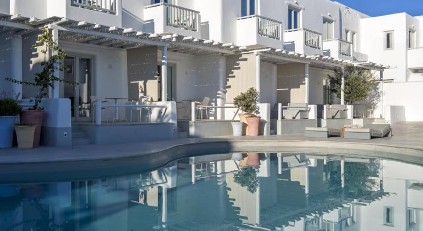 MYKONOS AMMOS HOTEL: beachfront luxury με ανεπιτήδευτη αισθητική