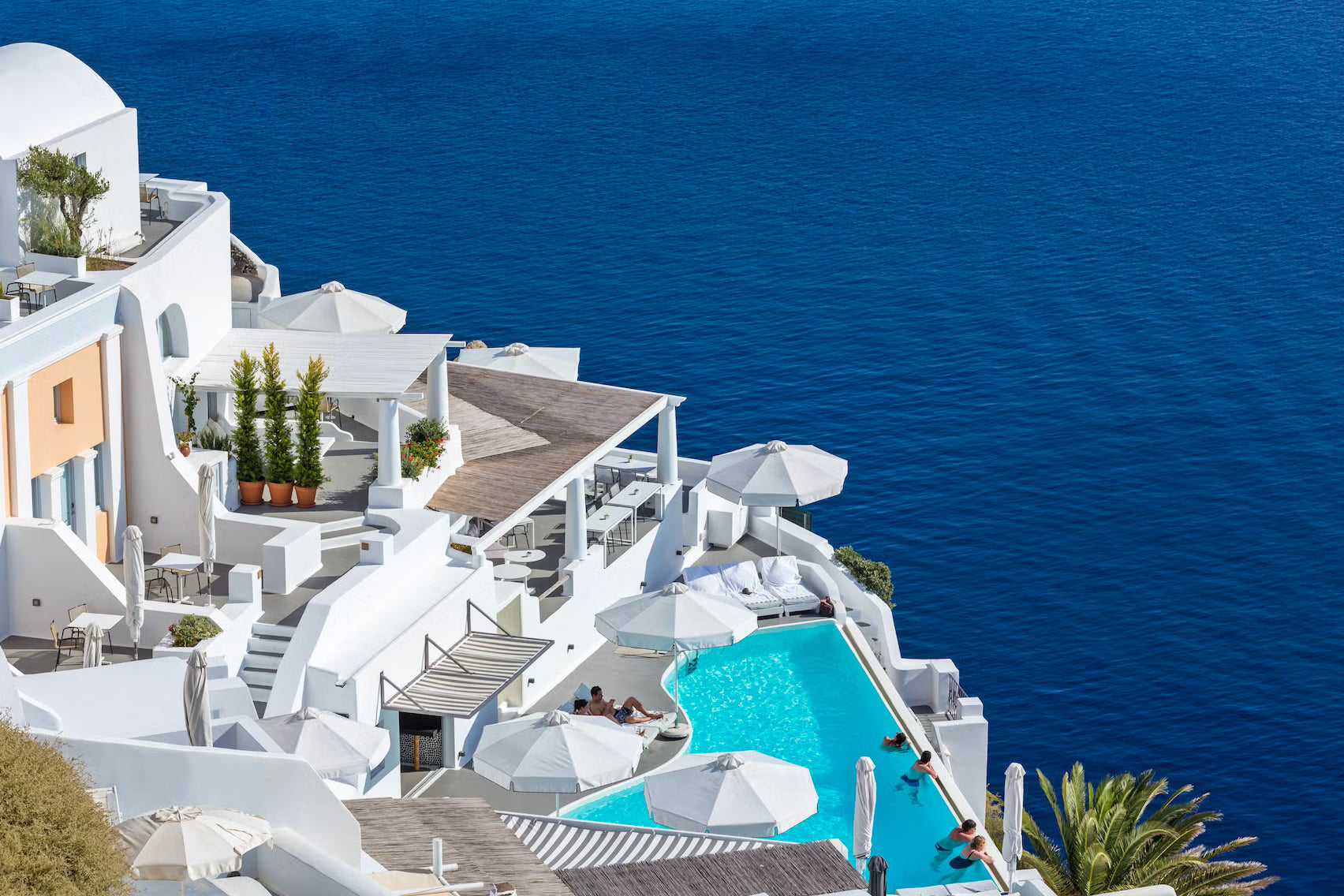 KATIKIES SANTORINI: η απόλυτη έκφραση κυκλαδίτικης πολυτέλειας