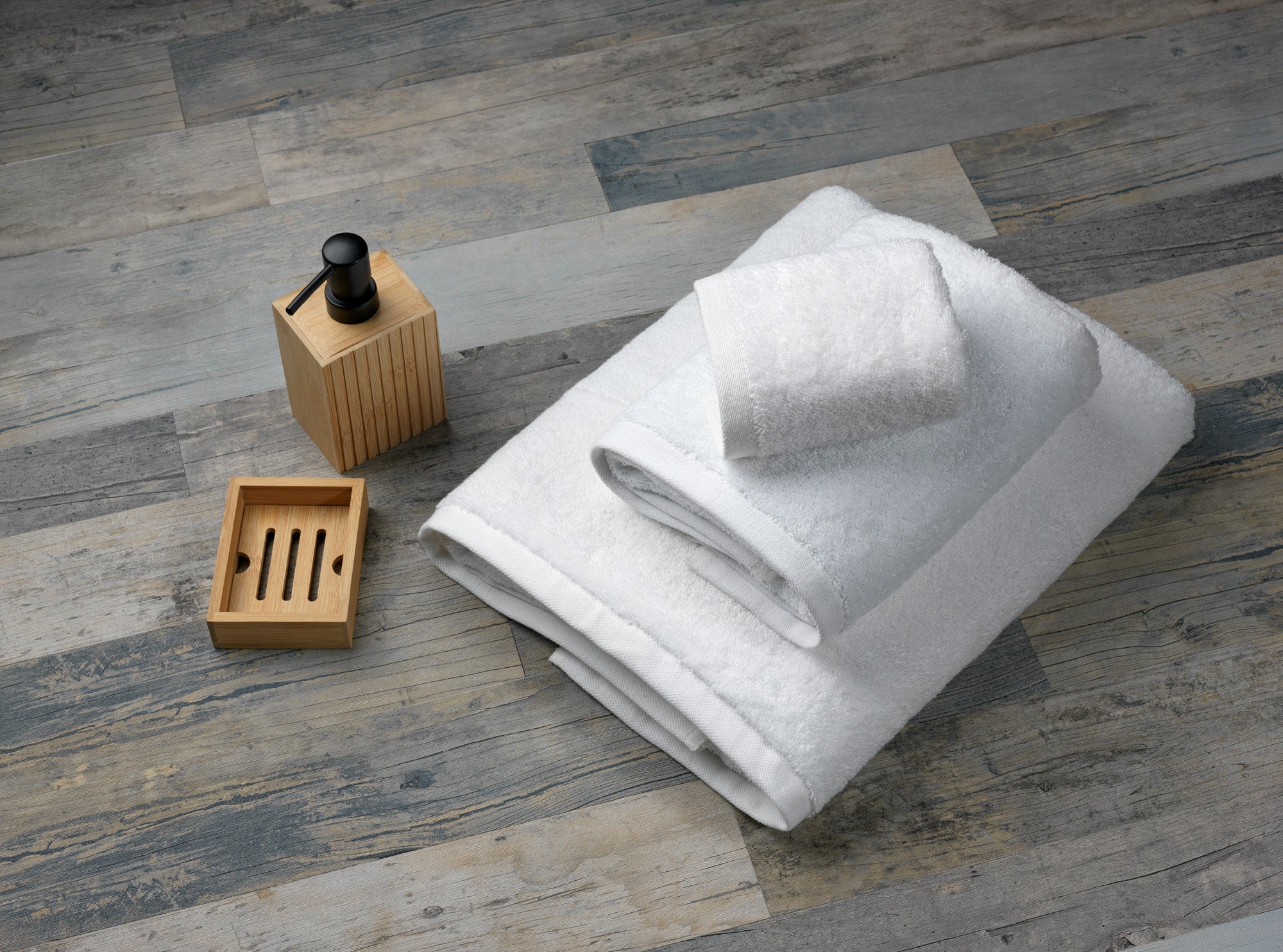 Λευκή πετσέτα 600gsm