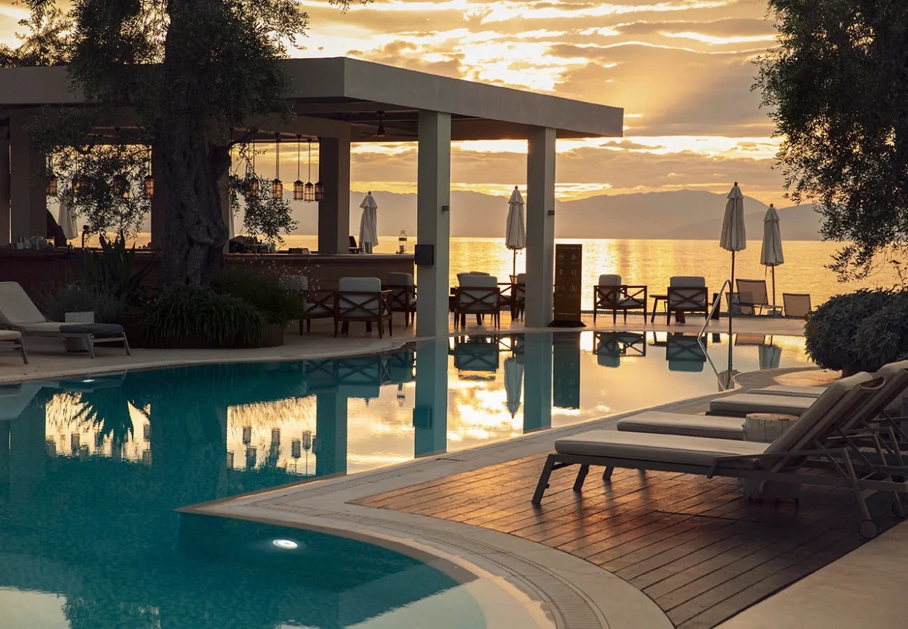 DOMES MIRAMARE CORFU: αριστοκρατική παραθαλάσσια πολυτέλεια