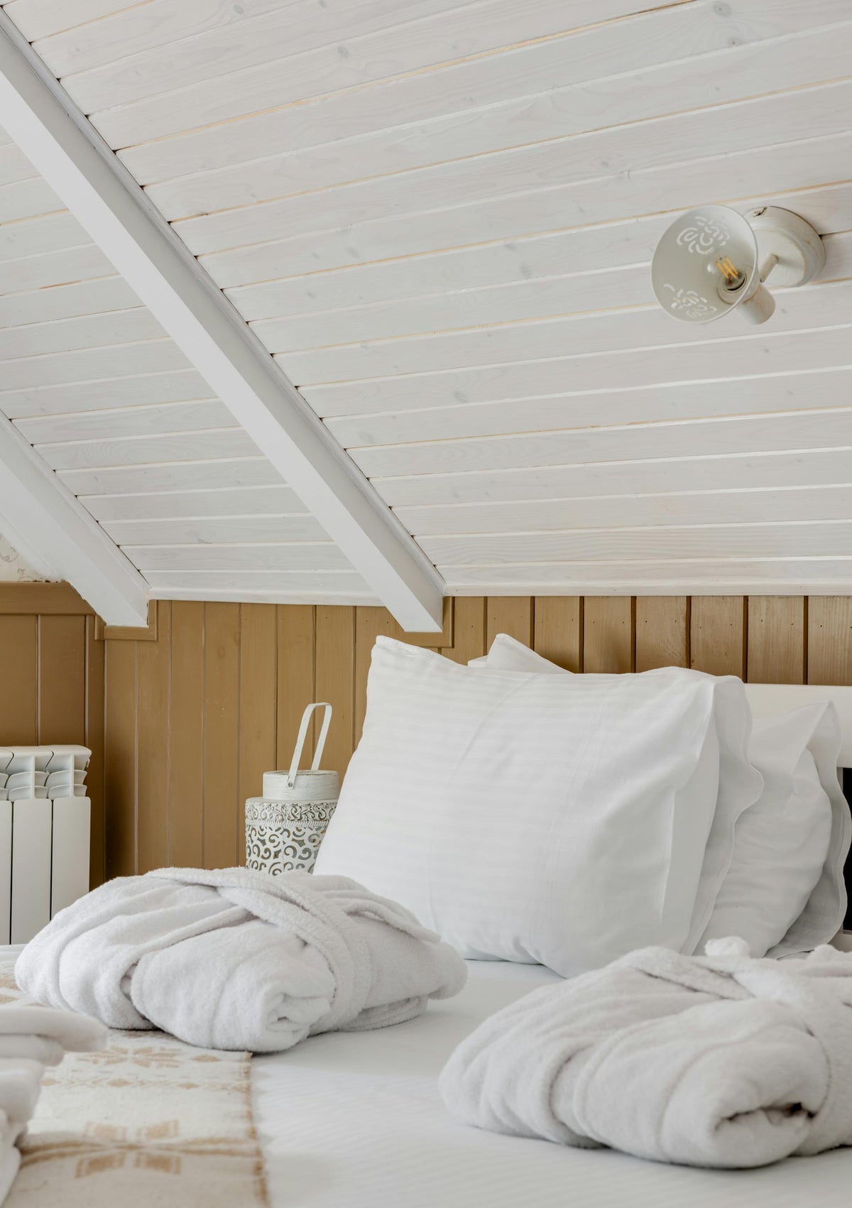 5 Ιδέες για να Αναβαθμίσετε το Airbnb σας με Ποιοτικά Λευκά Είδη