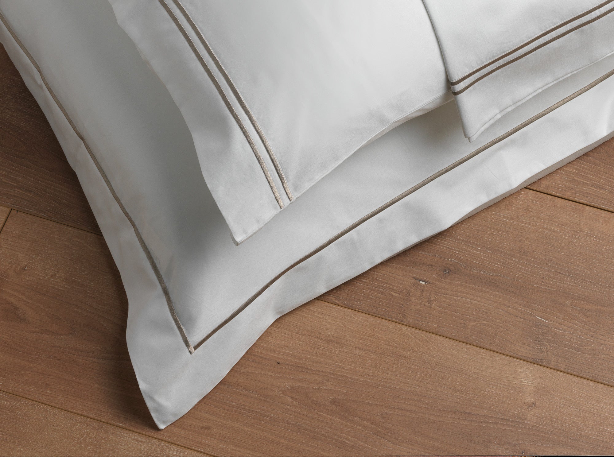 Super saten 600TC pillowcase with single sheet