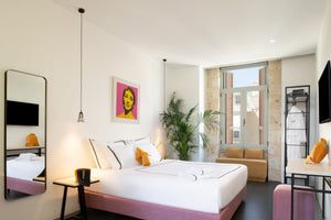 Black Fakarola hotel linen set 